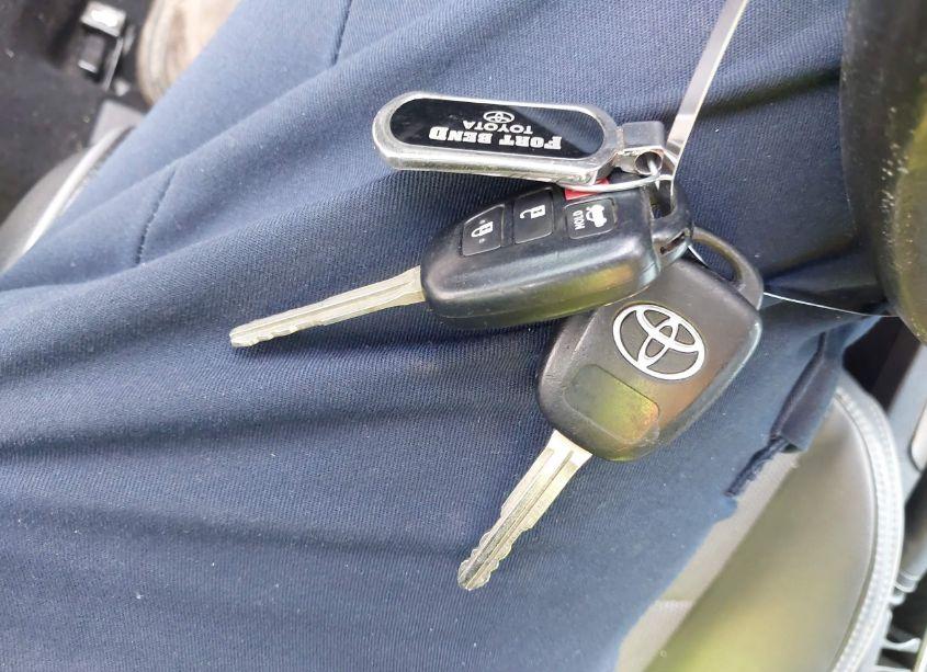 Photo 11 of 2015 Toyota Corolla S PLUS (VIN 5YFBURHE1FP352360)