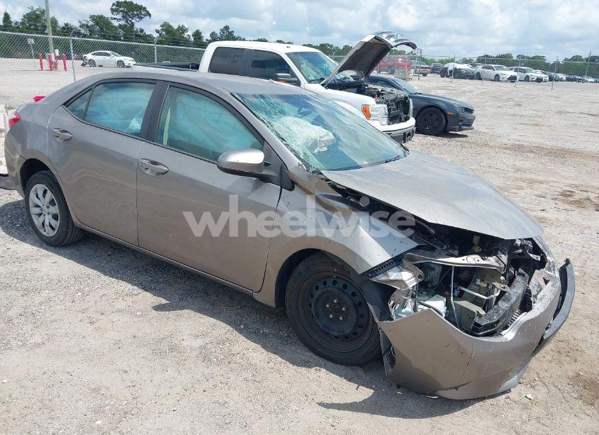 2016 Toyota Corolla LE (VIN 5YFBURHE1GP377504) main photo