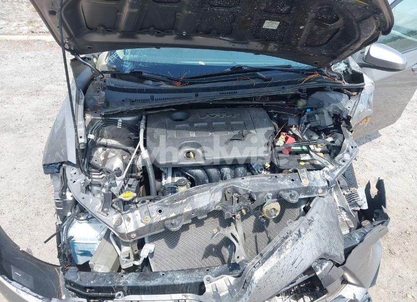 Photo 10 of 2016 Toyota Corolla LE (VIN 5YFBURHE1GP377504)