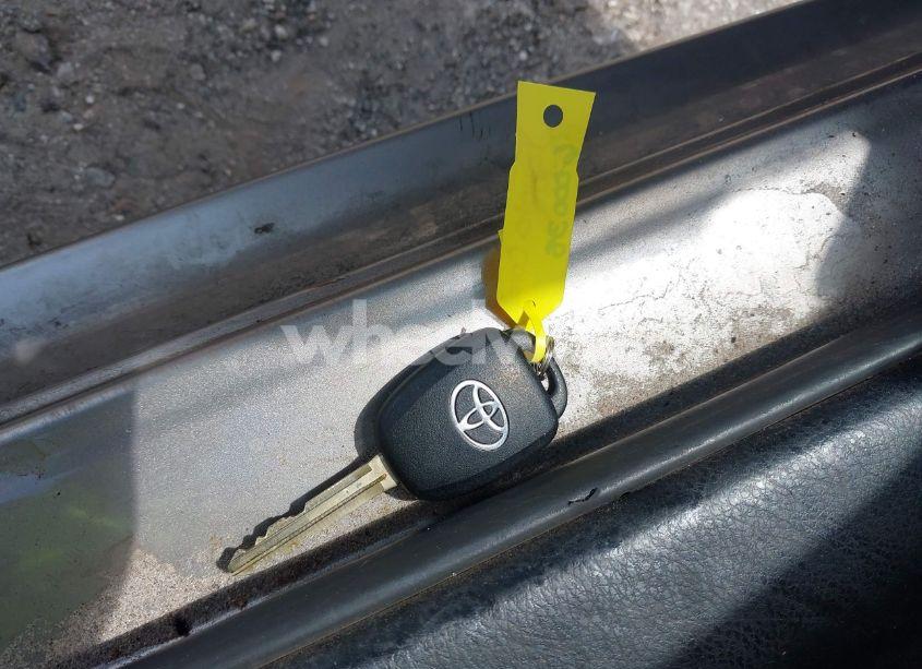 Photo 11 of 2016 Toyota Corolla LE (VIN 5YFBURHE1GP377504)