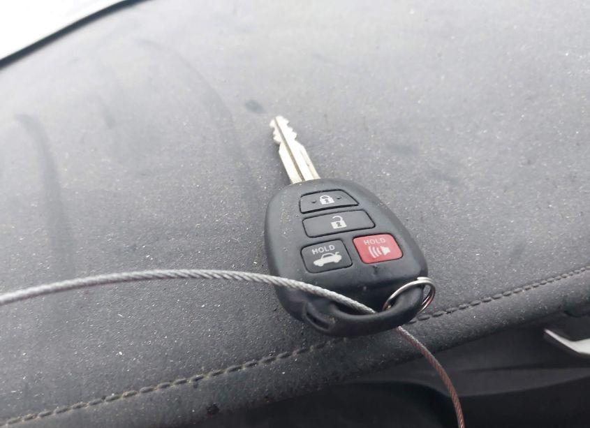 Photo 11 of 2016 Toyota Corolla LE (VIN 5YFBURHE1GP402062)