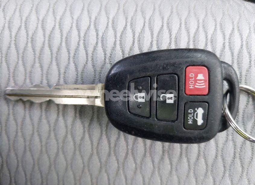 Photo 11 of 2016 Toyota Corolla LE PLUS (VIN 5YFBURHE1GP426314)