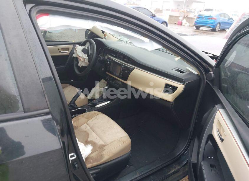 Photo 5 of 2016 Toyota Corolla LE (VIN 5YFBURHE1GP455327)