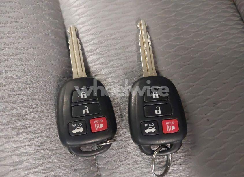 Photo 11 of 2016 Toyota Corolla LE (VIN 5YFBURHE1GP460477)