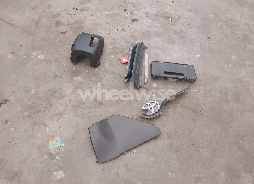 Photo 12 of 2016 Toyota Corolla LE (VIN 5YFBURHE1GP460477)