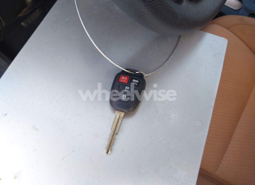 Photo 11 of 2016 Toyota Corolla LE (VIN 5YFBURHE1GP483175)