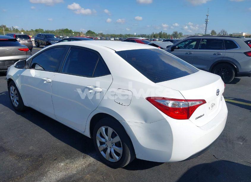 Photo 3 of 2016 Toyota Corolla LE (VIN 5YFBURHE1GP483175)
