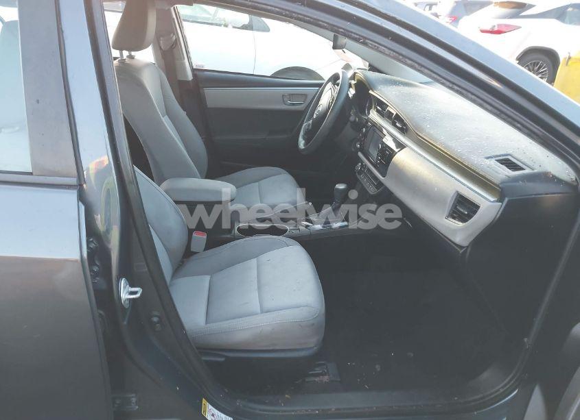 Photo 5 of 2016 Toyota Corolla LE (VIN 5YFBURHE1GP523562)