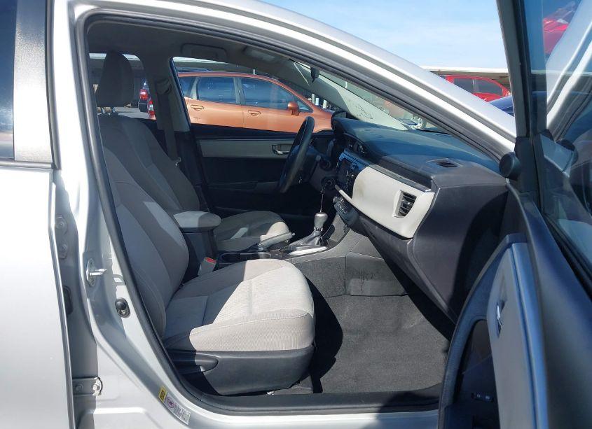 Photo 5 of 2016 Toyota Corolla LE (VIN 5YFBURHE1GP533573)