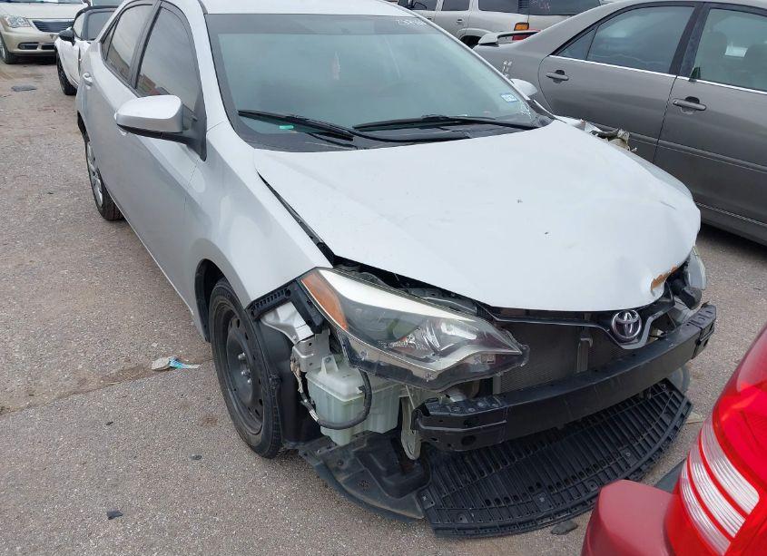 2016 Toyota Corolla LE (VIN 5YFBURHE1GP533623) main photo