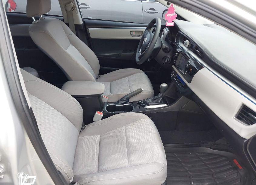 Photo 5 of 2016 Toyota Corolla LE (VIN 5YFBURHE1GP533623)