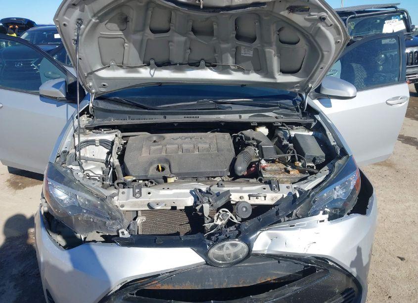 Photo 10 of 2017 Toyota Corolla LE (VIN 5YFBURHE1HP586534)