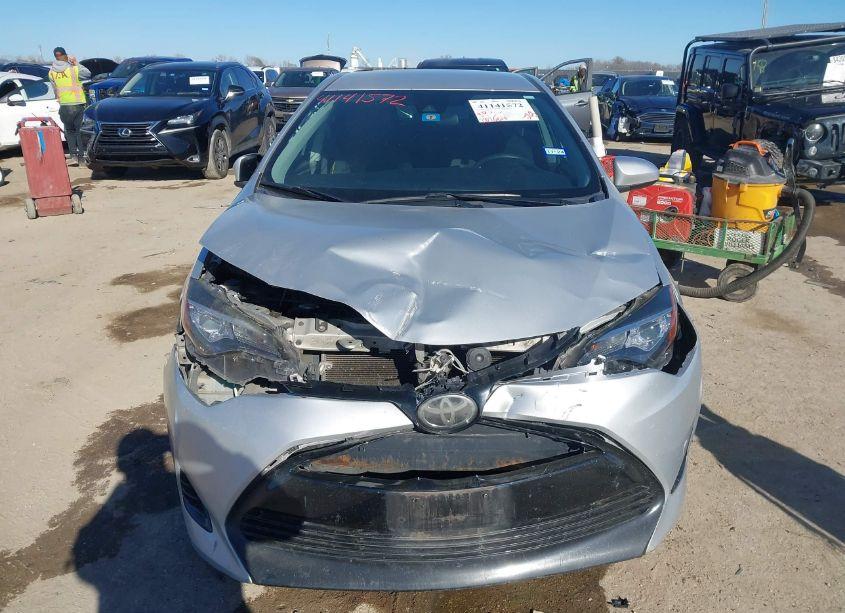 Photo 12 of 2017 Toyota Corolla LE (VIN 5YFBURHE1HP586534)