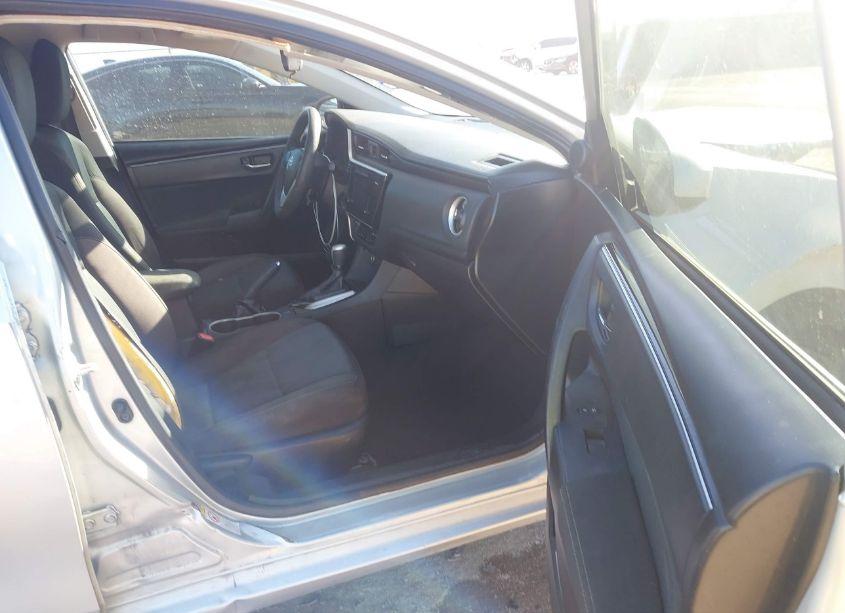 Photo 5 of 2017 Toyota Corolla LE (VIN 5YFBURHE1HP586534)