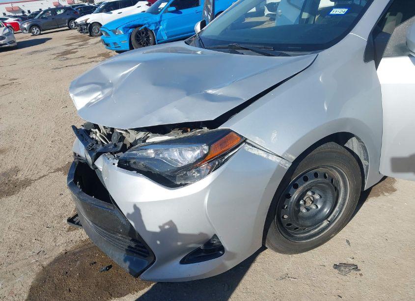 Photo 6 of 2017 Toyota Corolla LE (VIN 5YFBURHE1HP586534)