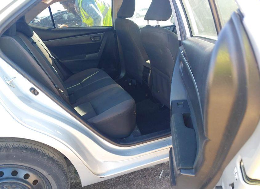 Photo 8 of 2017 Toyota Corolla LE (VIN 5YFBURHE1HP586534)