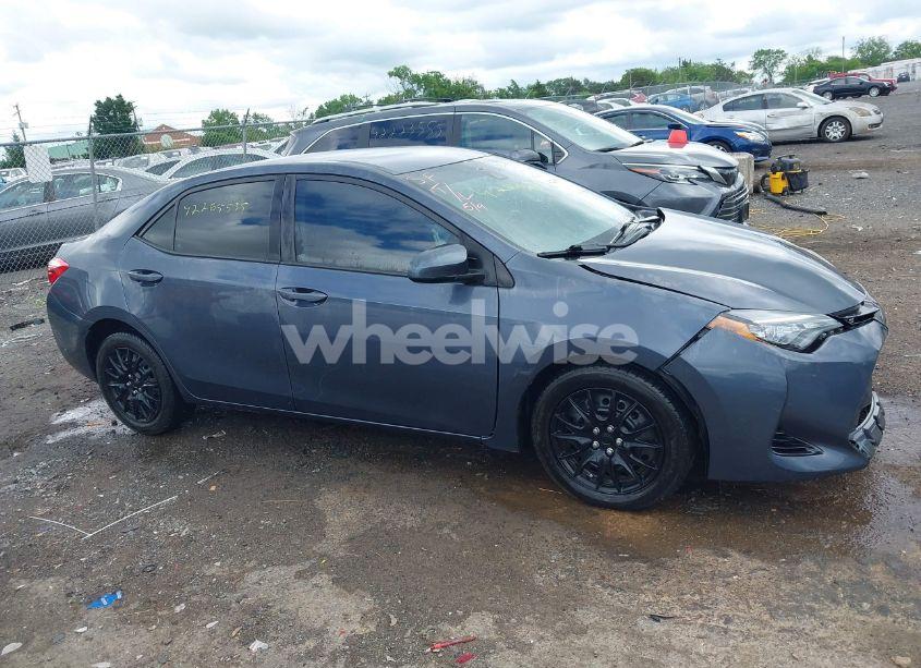 Photo 14 of 2017 Toyota Corolla LE (VIN 5YFBURHE1HP587196)