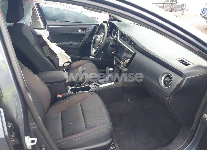 Photo 5 of 2017 Toyota Corolla LE (VIN 5YFBURHE1HP587196)