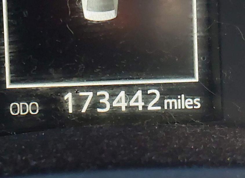 Photo 15 of 2017 Toyota Corolla SE (VIN 5YFBURHE1HP594665)