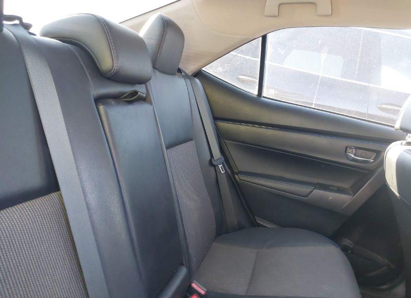 Photo 8 of 2017 Toyota Corolla SE (VIN 5YFBURHE1HP594665)