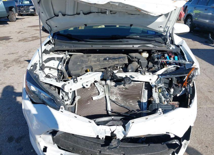 Photo 10 of 2017 Toyota Corolla LE (VIN 5YFBURHE1HP598005)