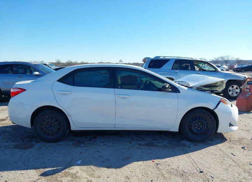 Photo 13 of 2017 Toyota Corolla LE (VIN 5YFBURHE1HP598005)