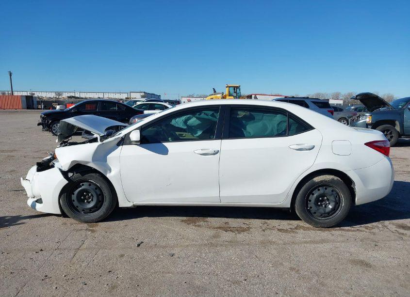 Photo 14 of 2017 Toyota Corolla LE (VIN 5YFBURHE1HP598005)