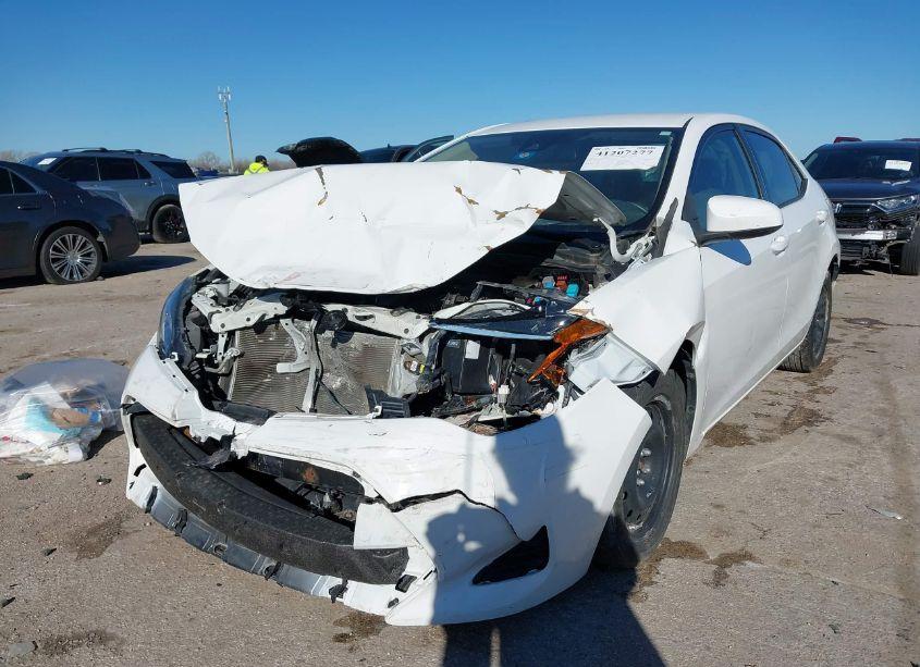 Photo 2 of 2017 Toyota Corolla LE (VIN 5YFBURHE1HP598005)