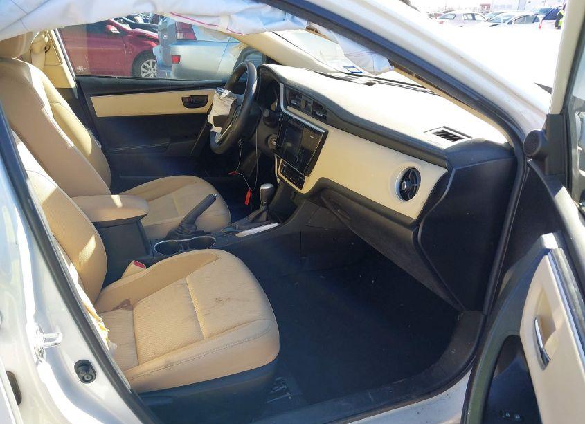 Photo 5 of 2017 Toyota Corolla LE (VIN 5YFBURHE1HP598005)