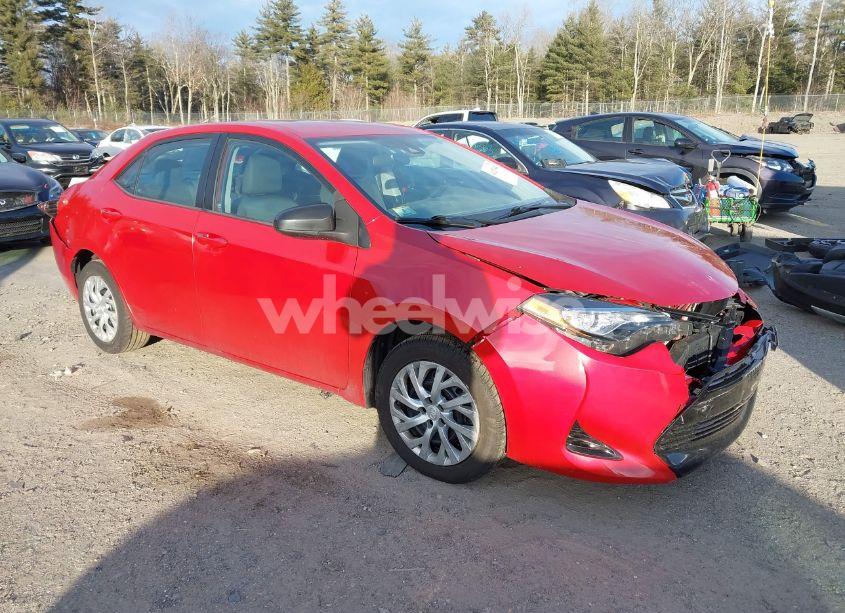 2017 Toyota Corolla LE (VIN 5YFBURHE1HP625123) main photo
