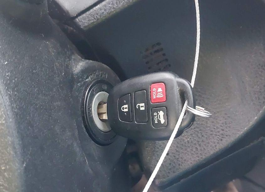 Photo 11 of 2017 Toyota Corolla SE (VIN 5YFBURHE1HP633951)