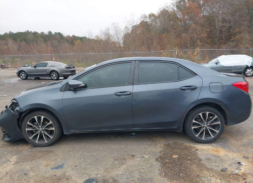 Photo 14 of 2017 Toyota Corolla SE (VIN 5YFBURHE1HP633951)