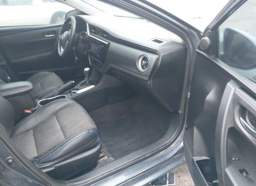 Photo 5 of 2017 Toyota Corolla SE (VIN 5YFBURHE1HP633951)