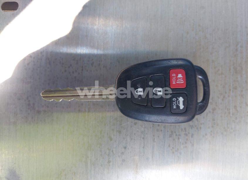 Photo 11 of 2017 Toyota Corolla SE (VIN 5YFBURHE1HP650443)