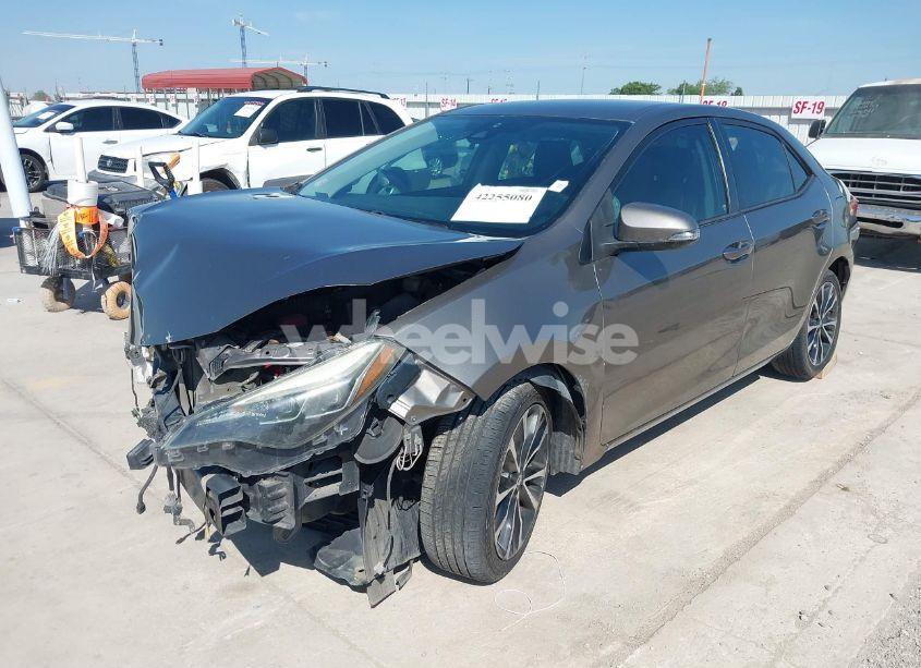 Photo 2 of 2017 Toyota Corolla SE (VIN 5YFBURHE1HP650443)