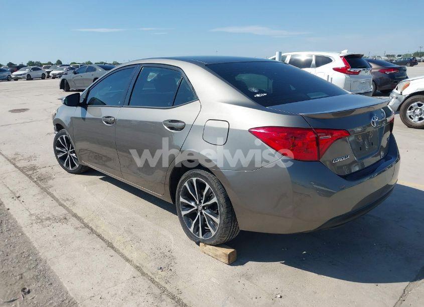 Photo 3 of 2017 Toyota Corolla SE (VIN 5YFBURHE1HP650443)