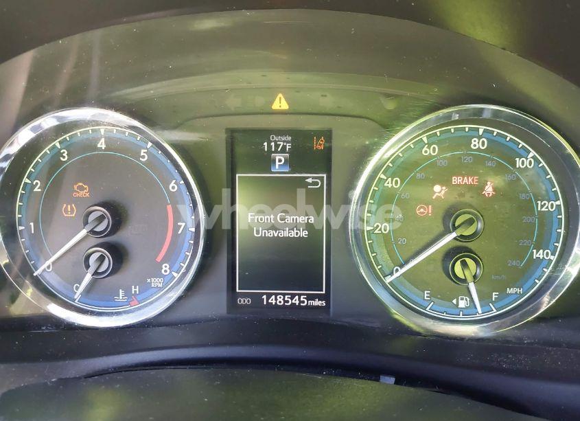 Photo 7 of 2017 Toyota Corolla SE (VIN 5YFBURHE1HP650443)