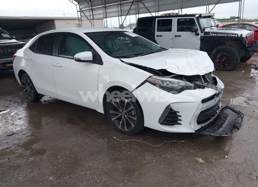 2017 Toyota Corolla SE (VIN 5YFBURHE1HP653214) main photo