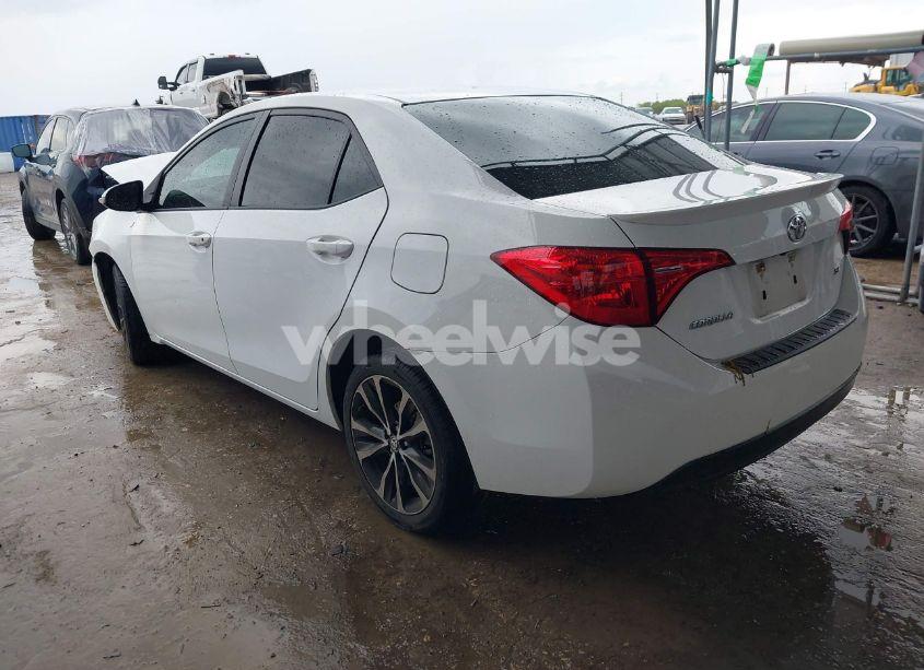 Photo 3 of 2017 Toyota Corolla SE (VIN 5YFBURHE1HP653214)