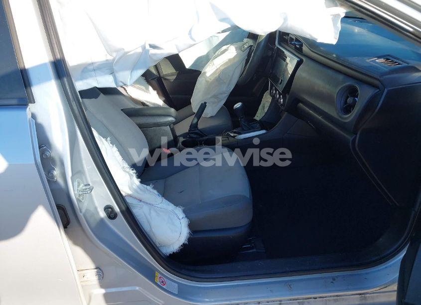 Photo 5 of 2017 Toyota Corolla L (VIN 5YFBURHE1HP666402)