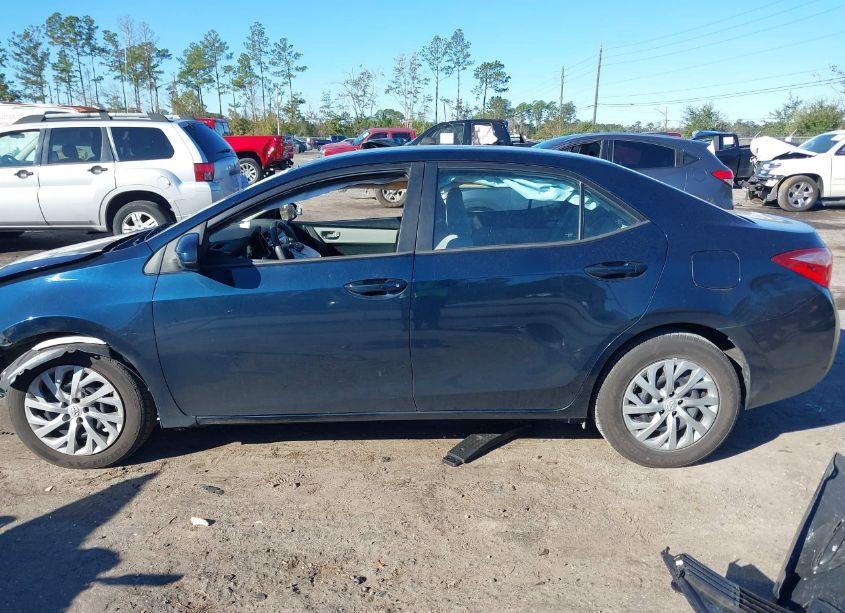 Photo 13 of 2017 Toyota Corolla LE (VIN 5YFBURHE1HP683569)