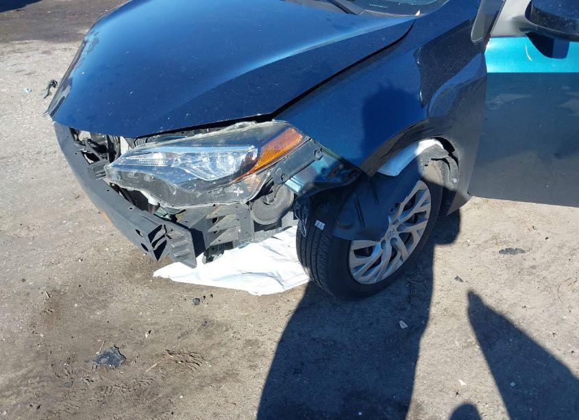 Photo 6 of 2017 Toyota Corolla LE (VIN 5YFBURHE1HP683569)