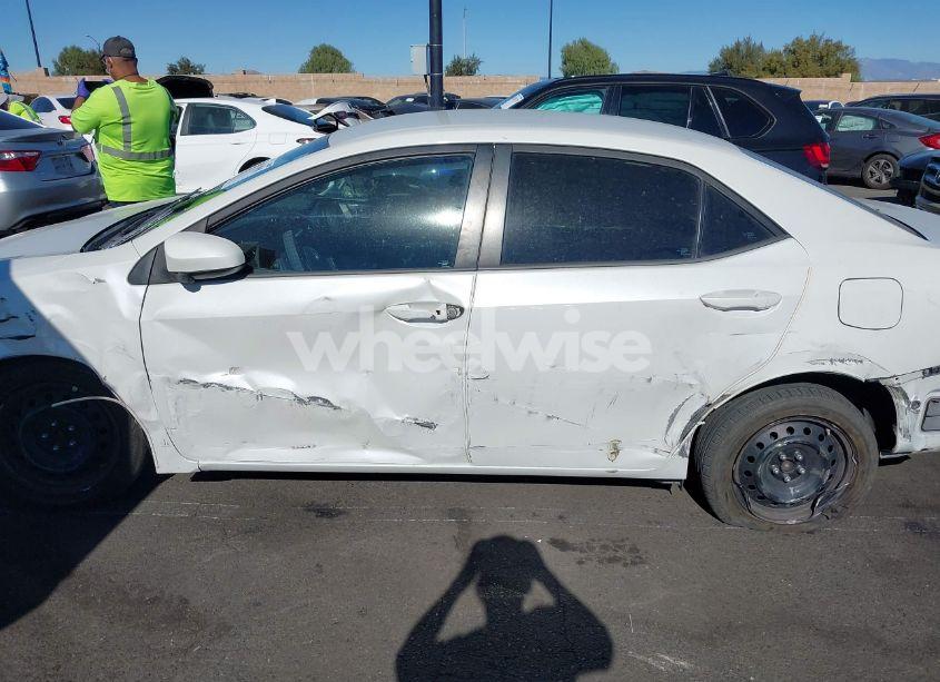 Photo 14 of 2017 Toyota Corolla LE (VIN 5YFBURHE1HP692823)