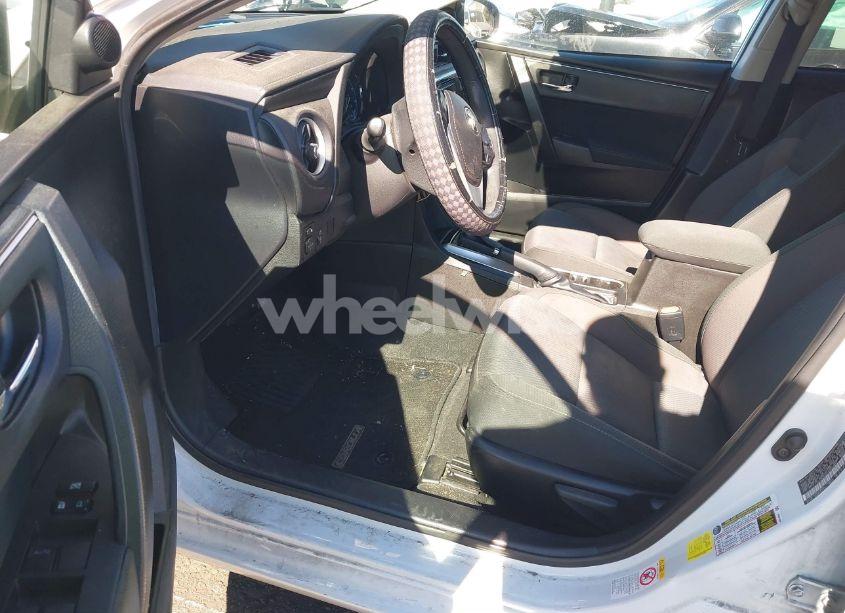 Photo 5 of 2017 Toyota Corolla LE (VIN 5YFBURHE1HP692823)