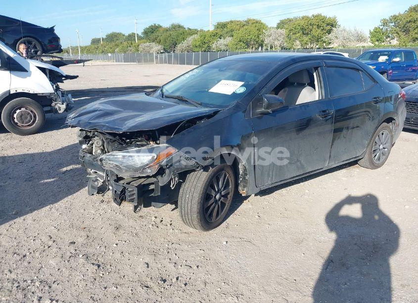 Photo 2 of 2017 Toyota Corolla LE (VIN 5YFBURHE1HP701746)