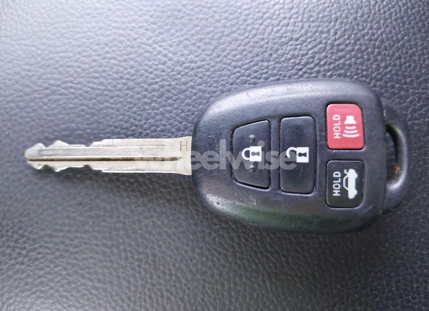 Photo 11 of 2017 Toyota Corolla SE (VIN 5YFBURHE1HP712536)