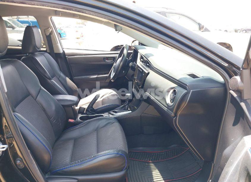 Photo 5 of 2017 Toyota Corolla SE (VIN 5YFBURHE1HP712536)