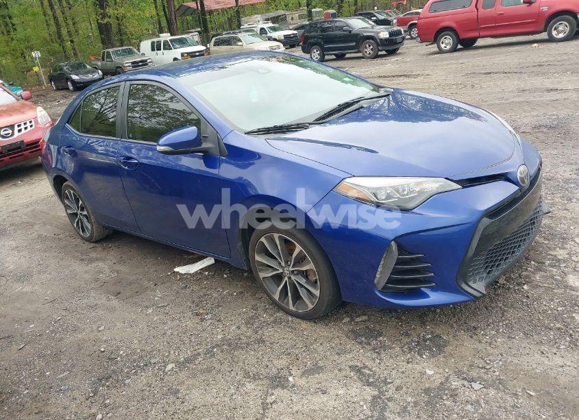 2017 Toyota Corolla SE (VIN 5YFBURHE1HP713489) main photo
