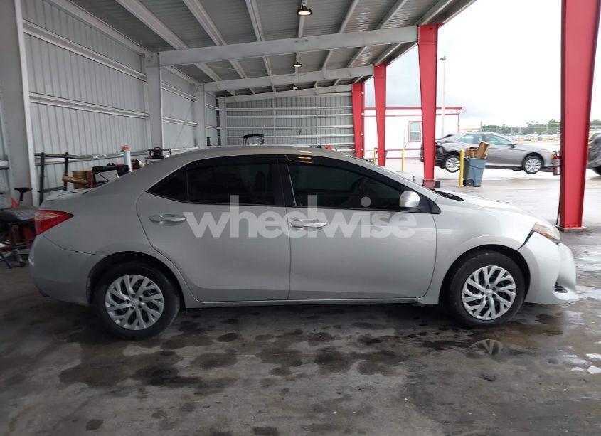 Photo 13 of 2017 Toyota Corolla LE (VIN 5YFBURHE1HP714562)
