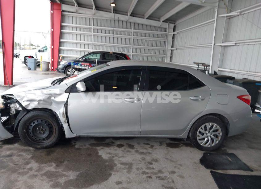Photo 14 of 2017 Toyota Corolla LE (VIN 5YFBURHE1HP714562)